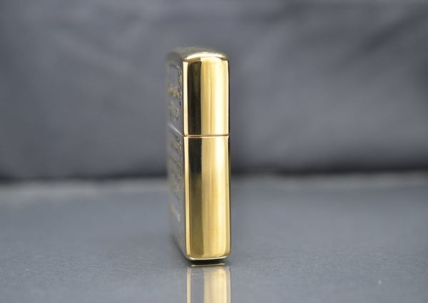 Set zippo mạ vàng kèm bình xăng mini 1994 C792