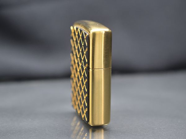 Set Zippo 1998 Emblem kẻ mạ vàng C06
