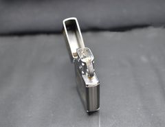Zippo 1994 mạ vàng trên nền đen C338