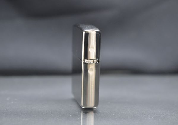 Zippo 1997 mạ bạc sinh nhật 100th Varga C173