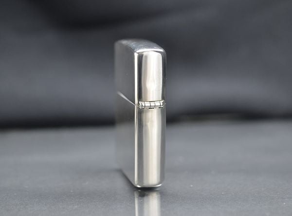Zippo 1996 mạ bạc hoa văn vàng C141