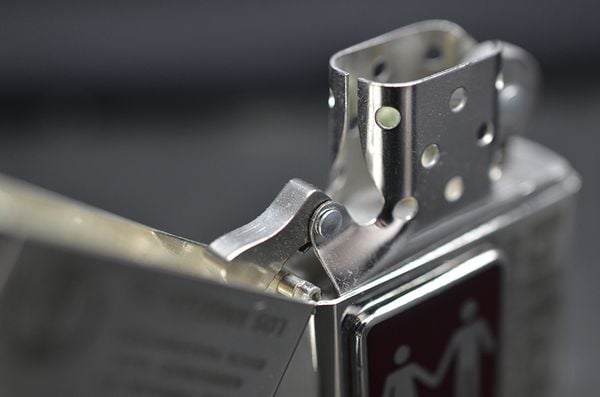 Zippo 1996 Emblem Bitch C156