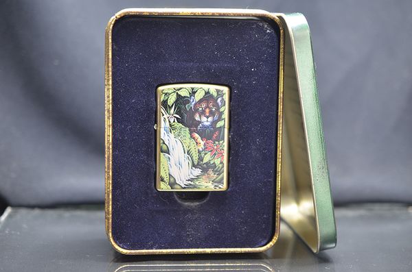 Zippo 2005 hổ rừng xanh giới hạn C81