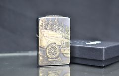 Zippo Armor khắc hình xe ZD35