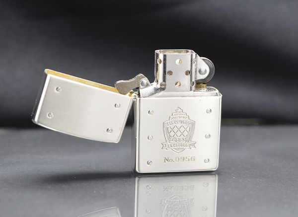 Set Zippo 2001 đồng hồ giới hạn C14