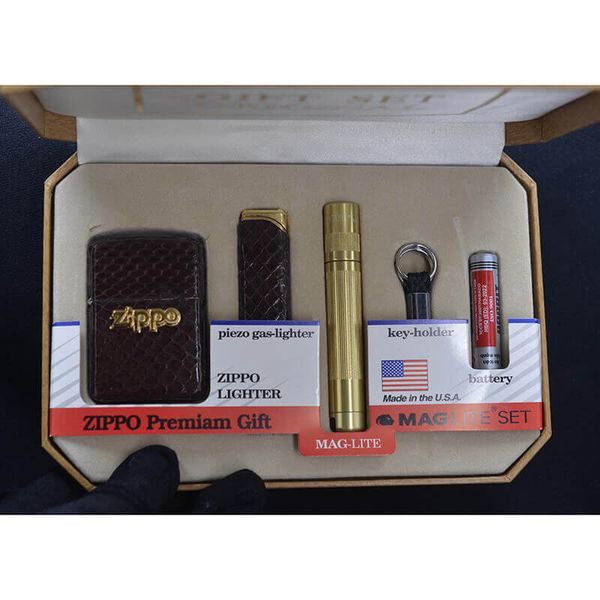 Set Zippo 4 thứ bọc da rắn 1995 C11