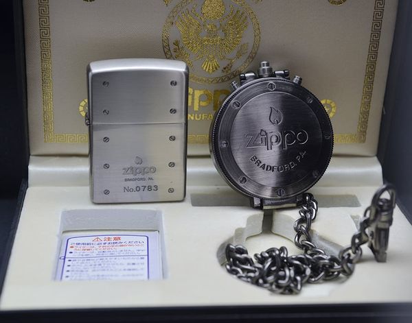 Set Zippo 2004 kèm đồng hồ C137