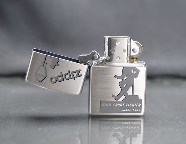 Set Zippo 2004 logo giới hạn C30
