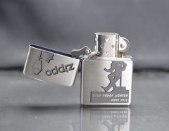 Set Zippo 2004 logo giới hạn C30