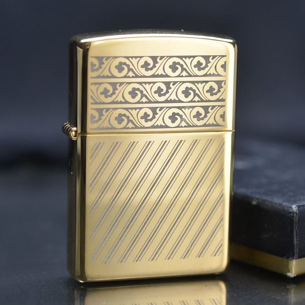 Zippo Cổ Hoa Văn Mạ Vàng 2001 C379
