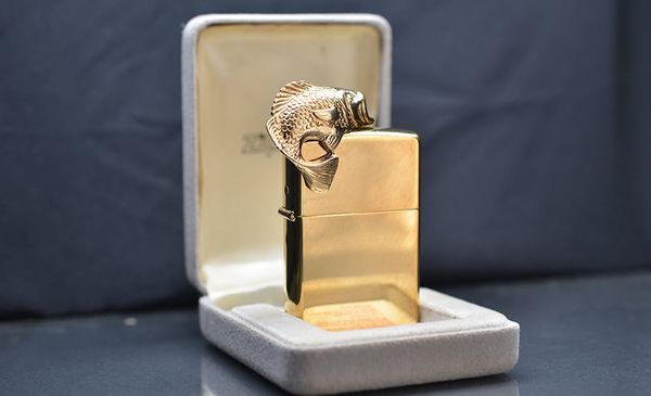 Zippo Emblem cá chép mạ vàng 1992 C742