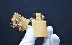 Zippo Mã Vàng 24K Emblem Yên Ngựa – Đời XI La Mã (1995) – Phong Cách Cowboy Viễn Tây C744