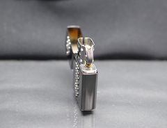 Zippo 2005 gắn bạc khối C84