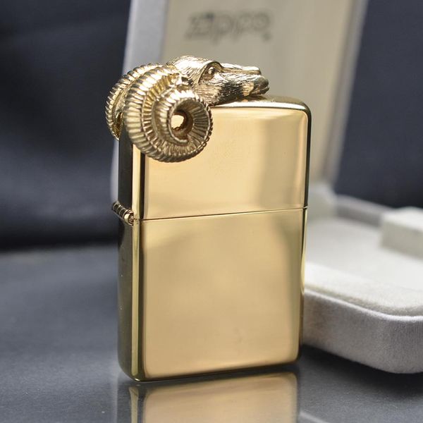 Zippo 1993 Emblem Đầu Thú – Mạ Vàng Toàn Thân Gold Plated – Đời IX La Mã Đẳng Cấp C166