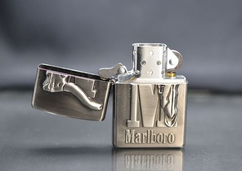 Zippo 2003 Marlboro Eblem C429