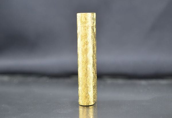 Mẫu Cartier bọc vàng vân xước CA16