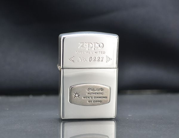 Zippo 1995 emblem gắn kim cương C72