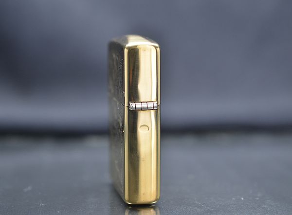 Zippo hoa văn vàng cổ 1992 C53
