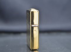 Zippo hoa văn vàng cổ 1992 C53