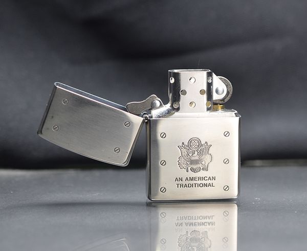 Set Zippo 2003 đồng hồ chủ đề quân đội C112
