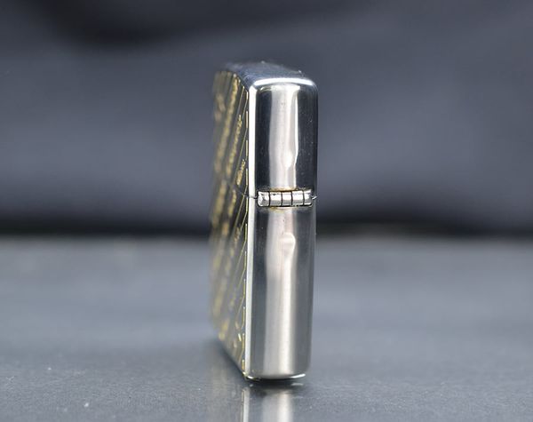 Zippo 1994 mạc bạc hoa văn dát vàng nổi C180