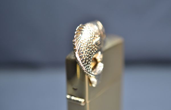 Zippo Emblem cá chép mạ vàng 1992 C742