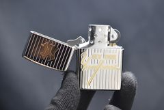 Bật Lửa Zippo 2002 New York Yankees – Bản Mạ Vàng Gold Plated Hiếm C25