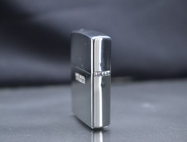 Set Zippo 1994 giới hạn kèm móc khóa gạt tàn mini C115