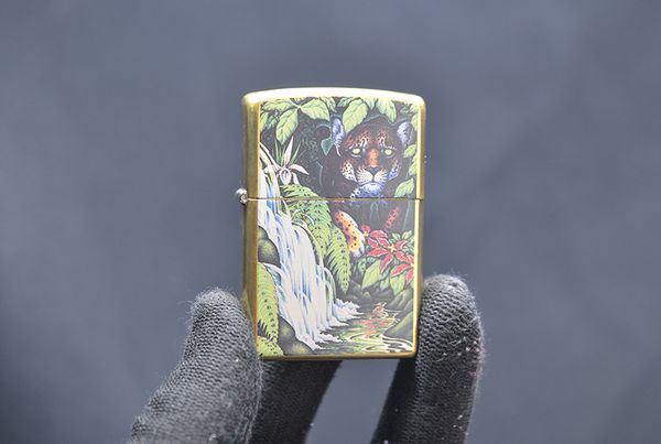 Zippo 2005 hổ rừng xanh giới hạn C81