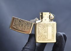 Zippo hoa văn vàng cổ 1992 C53