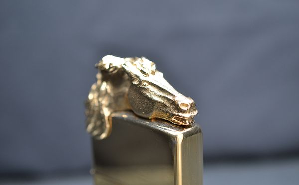 Zippo mạ vàng Emblem đầu ngựa 1988 C743