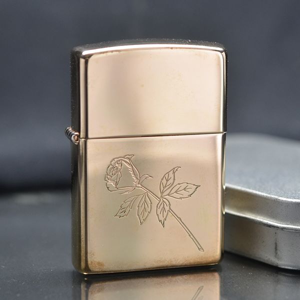 Zippo 2000 khắc bông hồng mạ vàng hồng C49