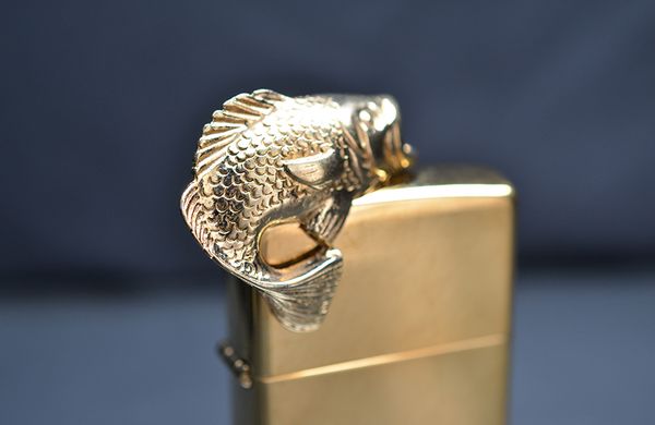 Zippo Emblem cá chép mạ vàng 1992 C742