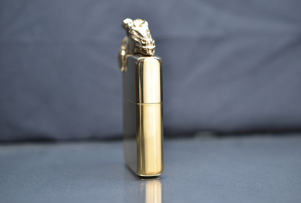 Zippo mạ vàng Emblem đầu ngựa 1988 C743
