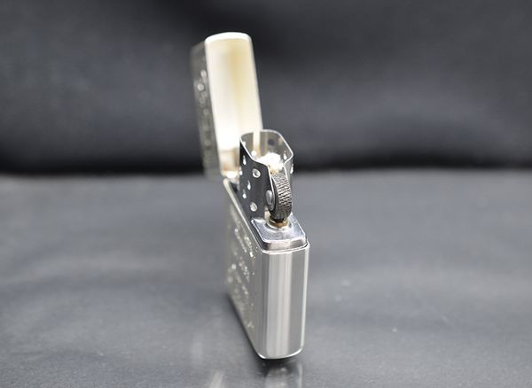 Set Zippo 1993 mạ bạc giới hạn C161