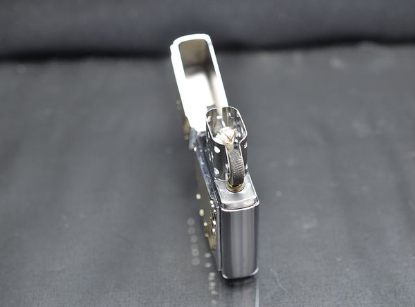 Zippo 1996 Emblem mạ vàng C138