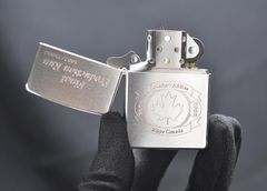 Zippo 2002 Canada mạ bạc C96