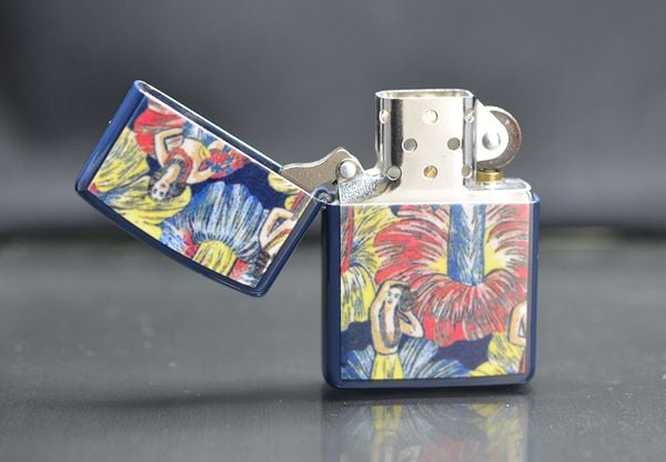 Zippo sơn mài hình cô gái 1996 C41