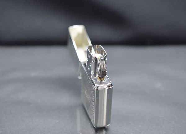 Set Zippo 1994 giới hạn kèm móc khóa gạt tàn mini C115