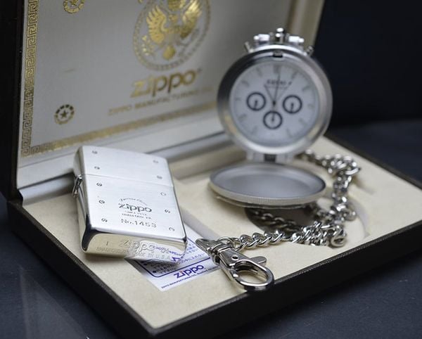 Set Zippo 2001 đồng hồ mạ bạc giới hạn C134