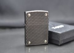 Zippo màu titan hình caro hiếm   (2005) C529