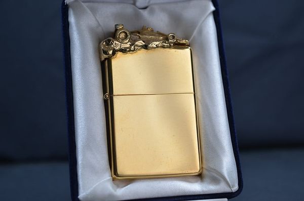 Zippo mạ vàng emblem xe 1992 C745