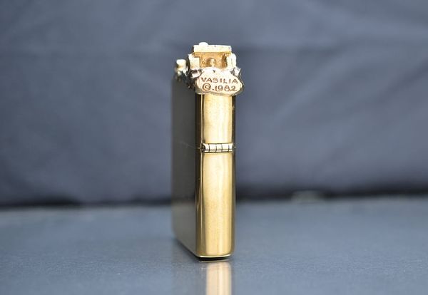 Zippo mạ vàng emblem xe 1992 C745