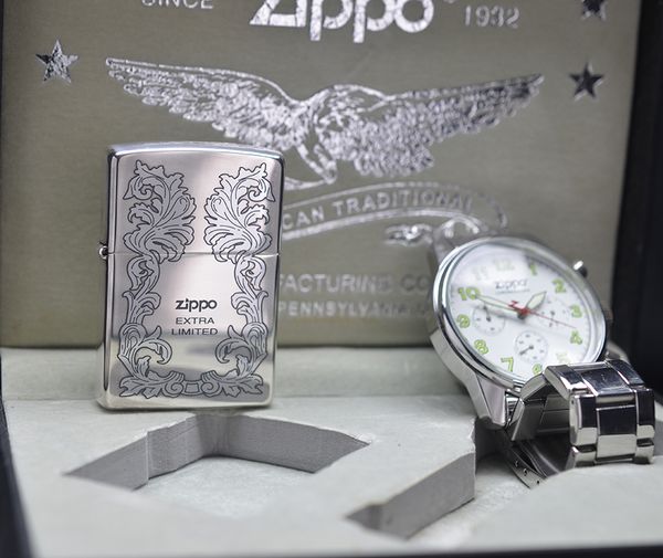 Set Zippo 2004 kèm đồng hồ C190