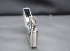 Zippo 2001 Emblem đuôi cá heo C130