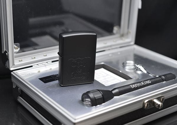 Set zippo 2001 đen pin Taday King C36