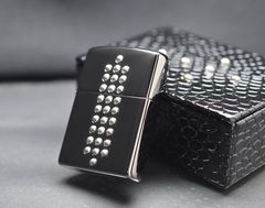 Zippo 2005 gắn bạc khối C84