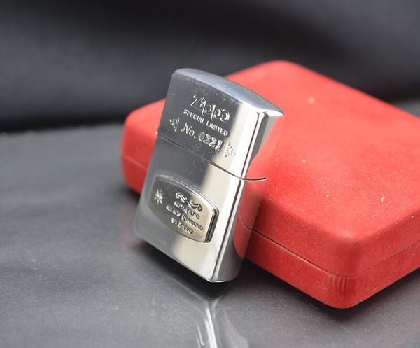 Zippo 1995 emblem gắn kim cương C72