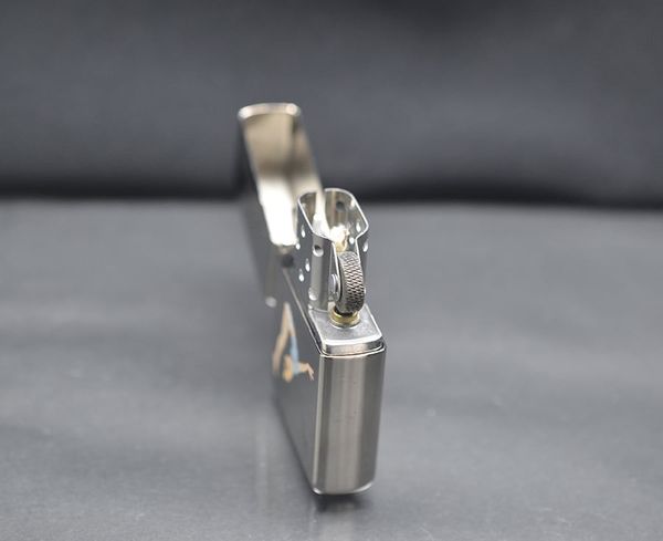 Zippo 1997 mạ bạc sinh nhật 100th Varga C173