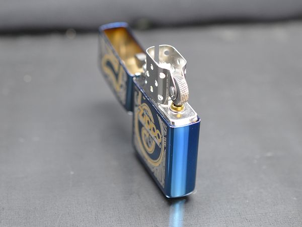 Zippo 2007 hoa văn Click C714